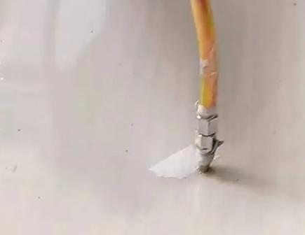邯郸瓷砖空鼓维修公司专业解答在瓷砖铺贴过程中，如果使用的砂料过粗（如全部使用了粗砂），可能会导致以下问题